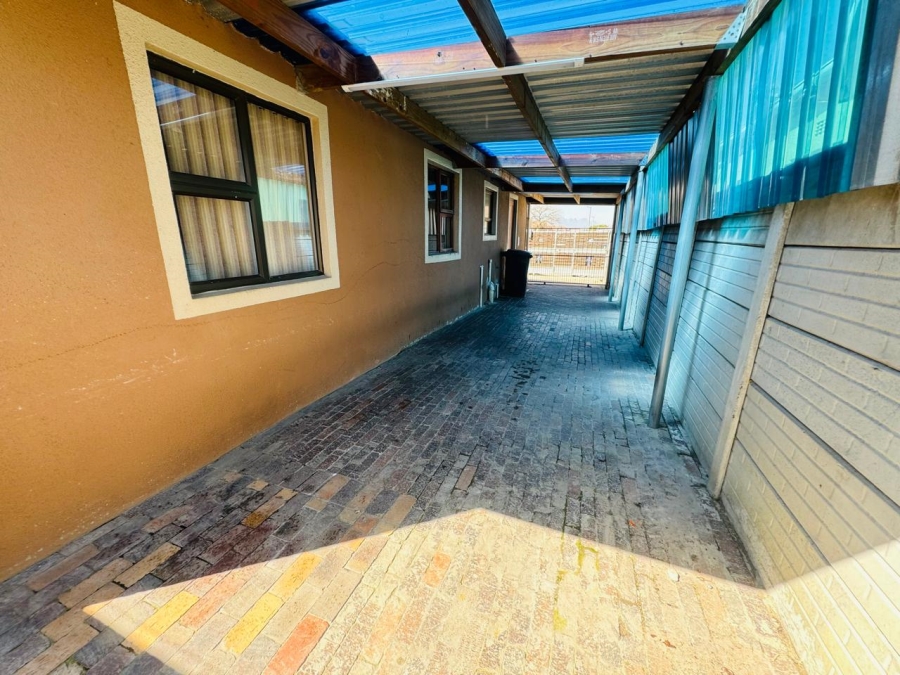 To Let 3 Bedroom Property for Rent in Highbury Western Cape